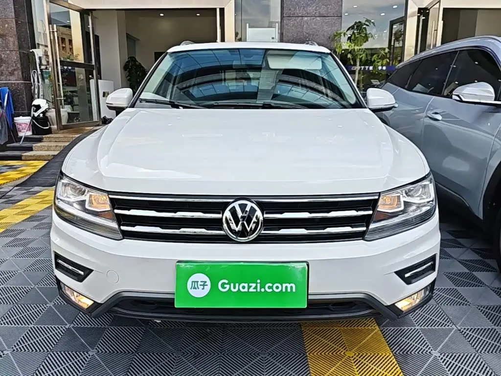 Volkswagen Tiguan L 2020 — Фото 3/20