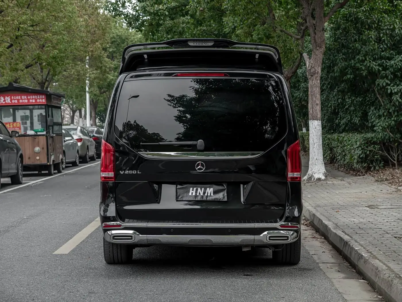 Mercedes-Benz V-Class 2023 — Photo 5/18
