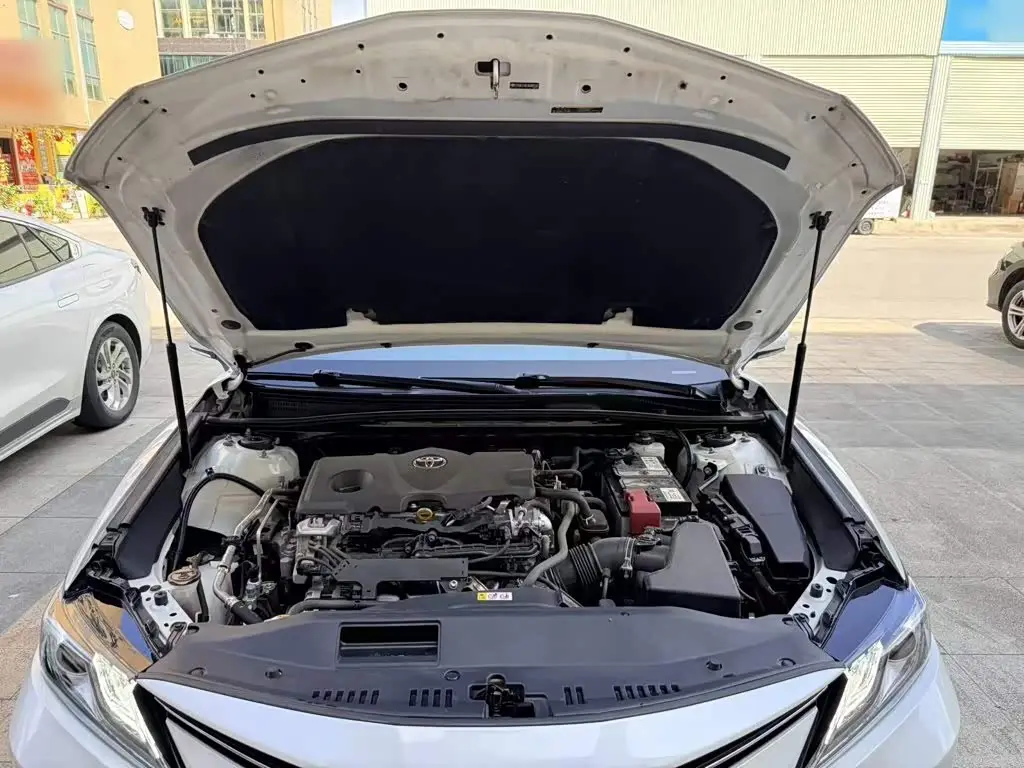 Toyota Camry 2022 — Фото 4/20