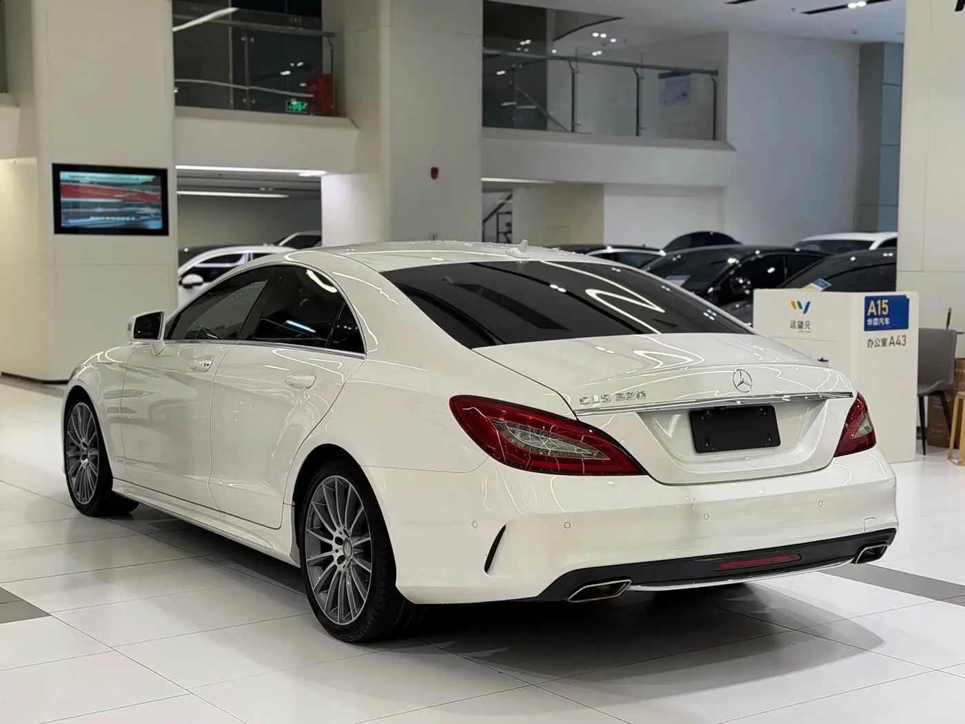 Mercedes-Benz CLS 2016 — Фото 4/17