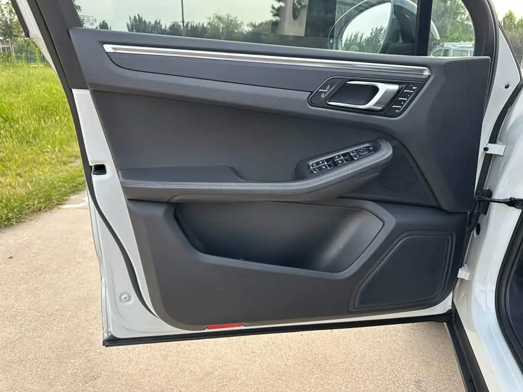 Porsche Macan 2020 — Photo 12/20