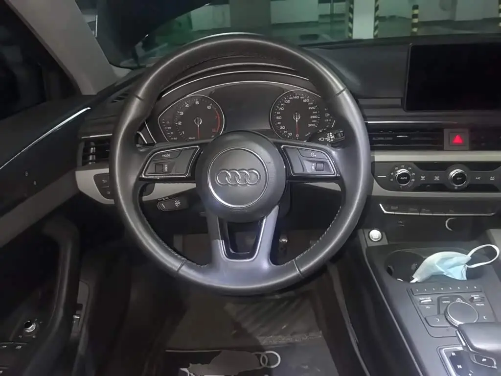 Audi A4L 2018 — Photo 11/20