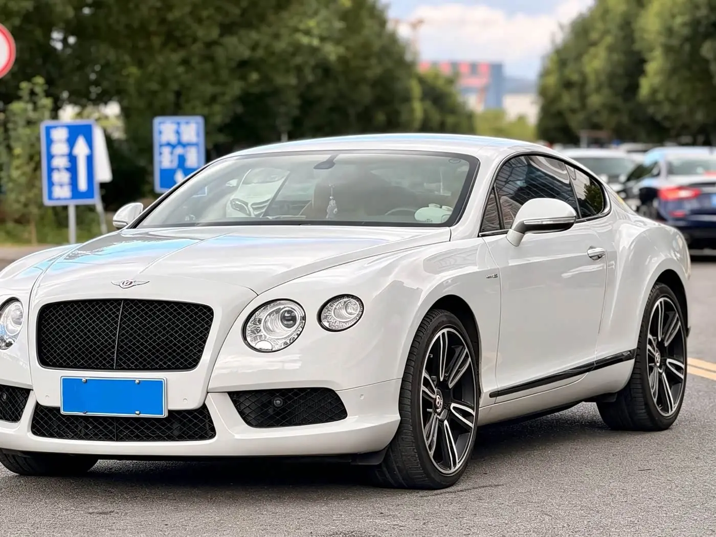 Bentley Continental 2014 — Şəkil 2/9