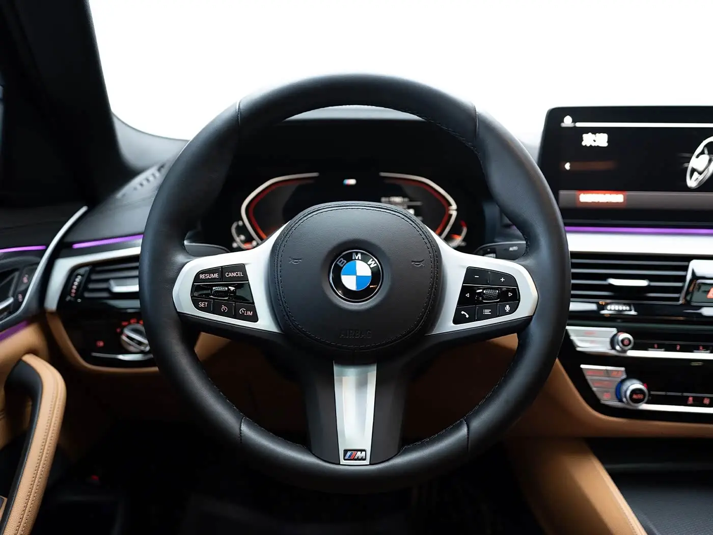 BMW 5 Series 2023 — Photo 14/19