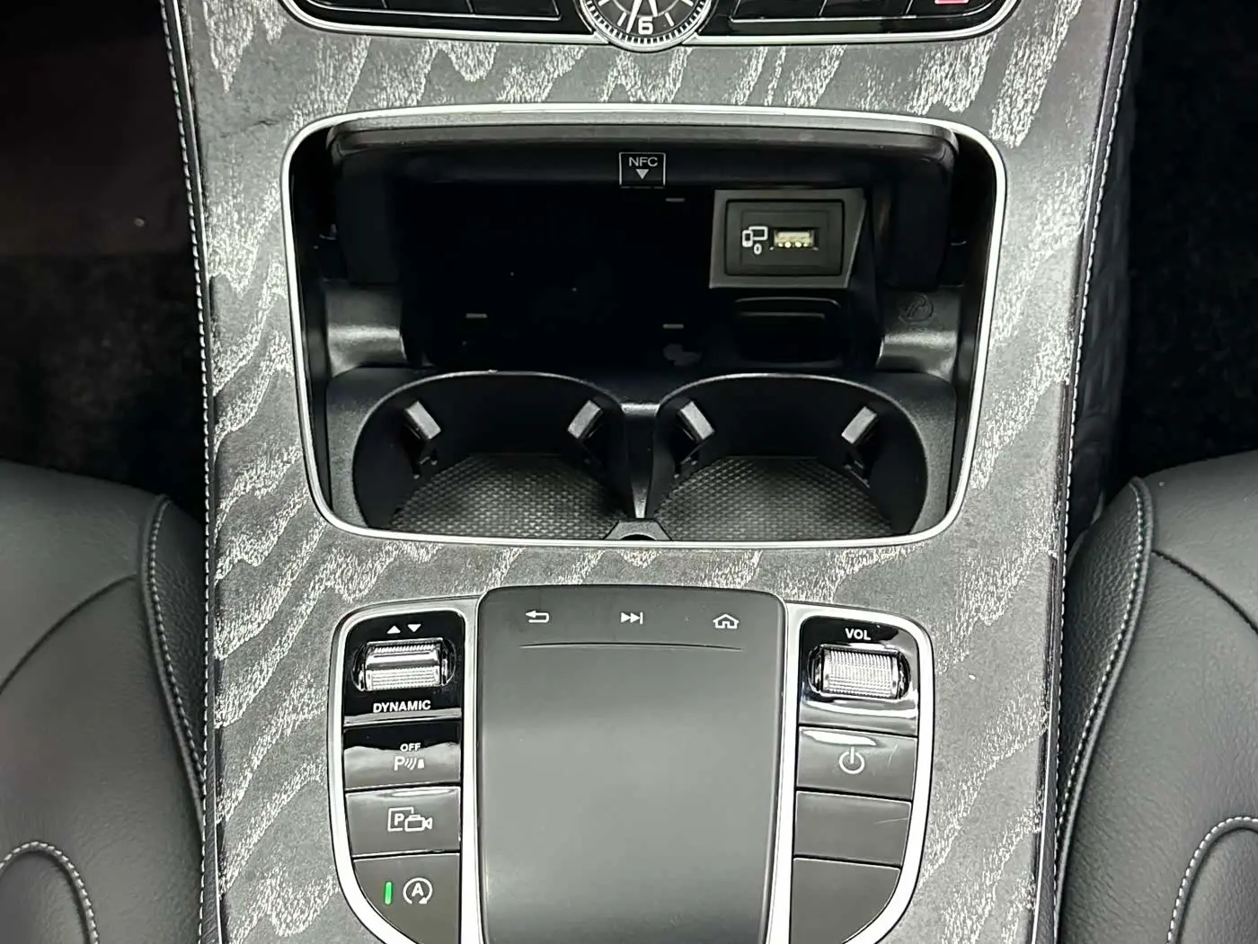 Mercedes-Benz CLS 2019 — Photo 16/20
