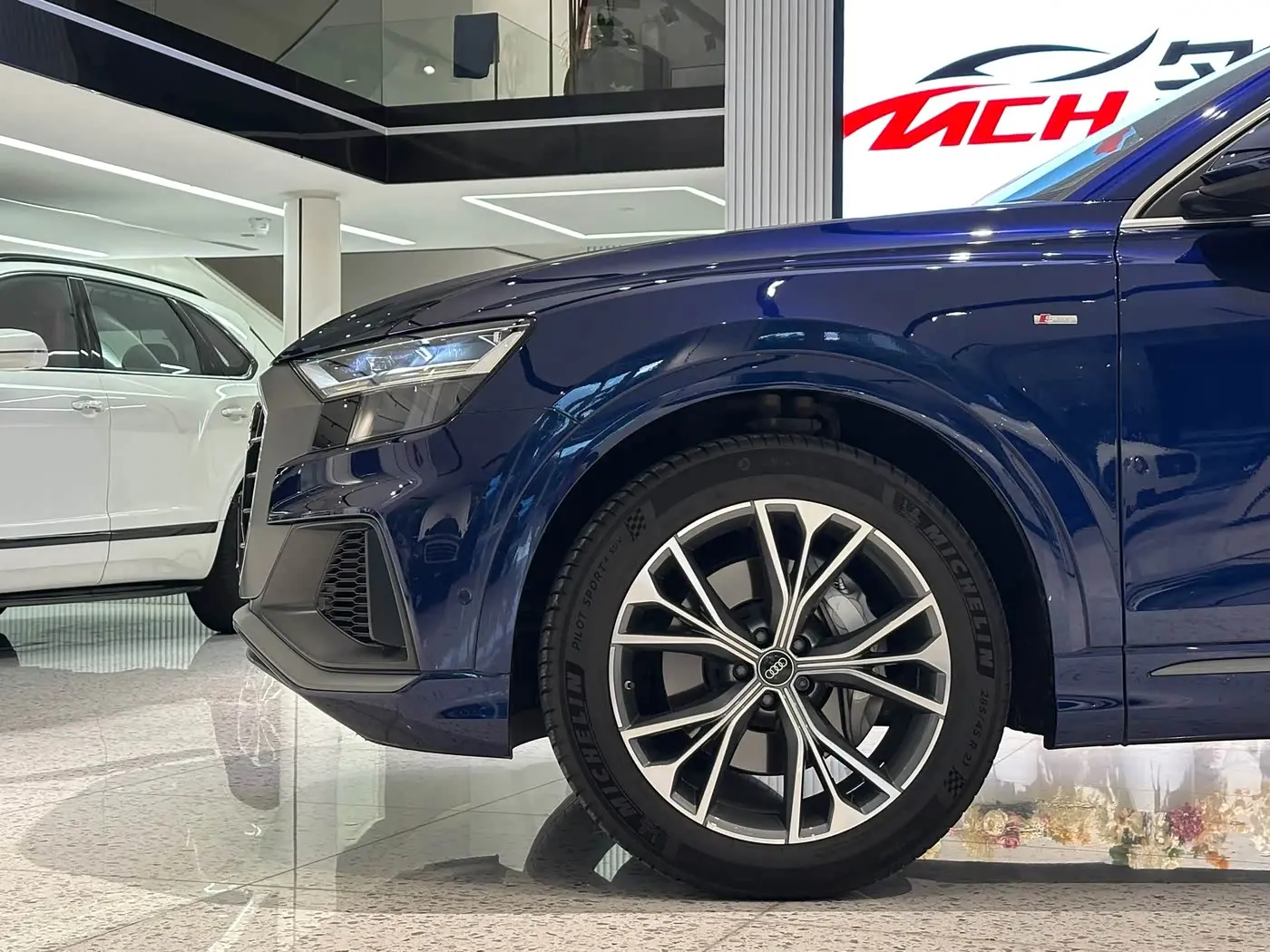 Audi Q8 2021 — Photo 15/15