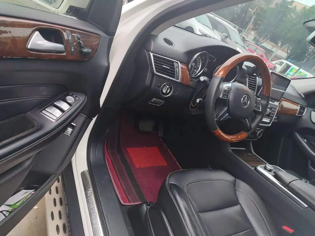 Mercedes-Benz M-Class 2014 — Photo 16/20