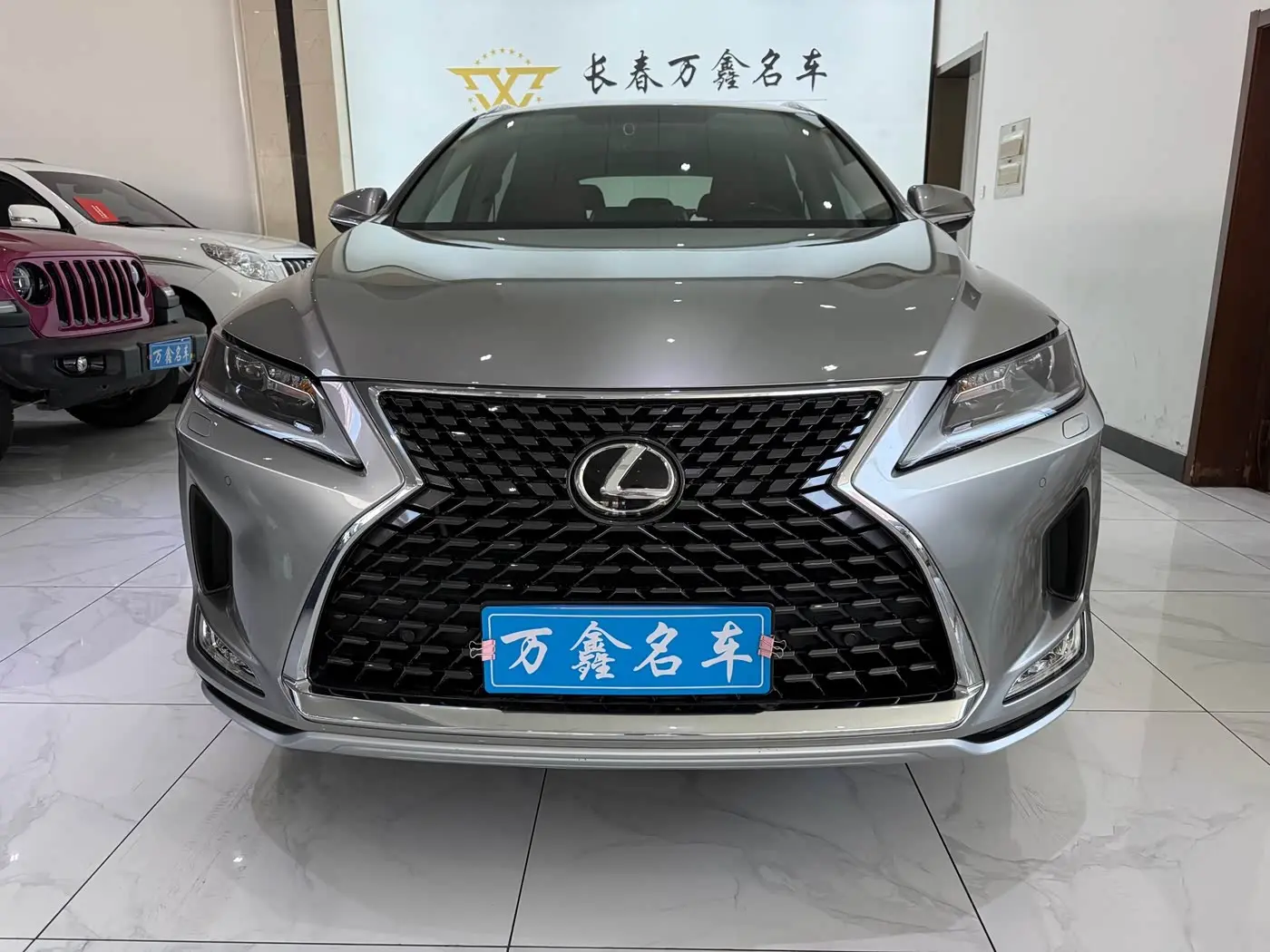 Lexus RX 2021 — Photo 2/19