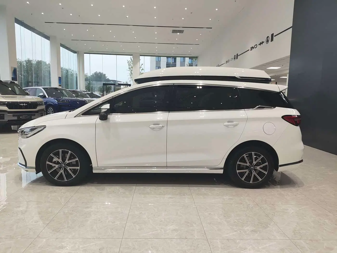 BYD Song MAX New Energy 2022 — Şəkil 8/16