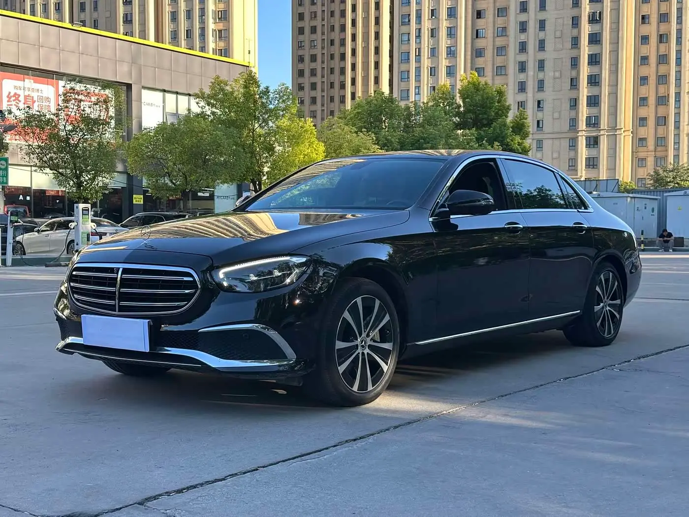 Mercedes-Benz E-Class New Energy 2022 — Photo 1/18