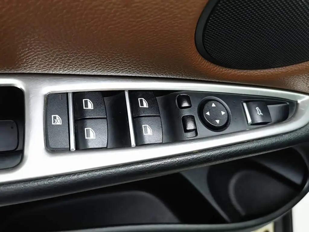 BMW X5 2015 — Фото 9/20