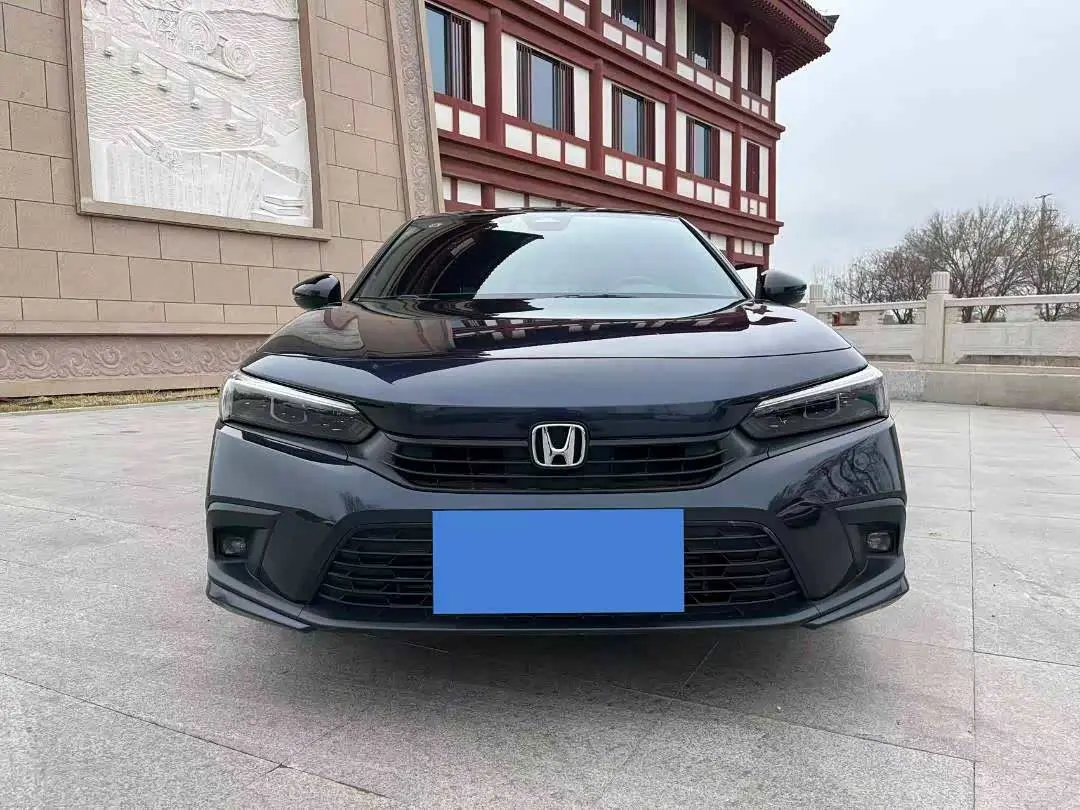 Honda Civic 2022 — Фото 2/16