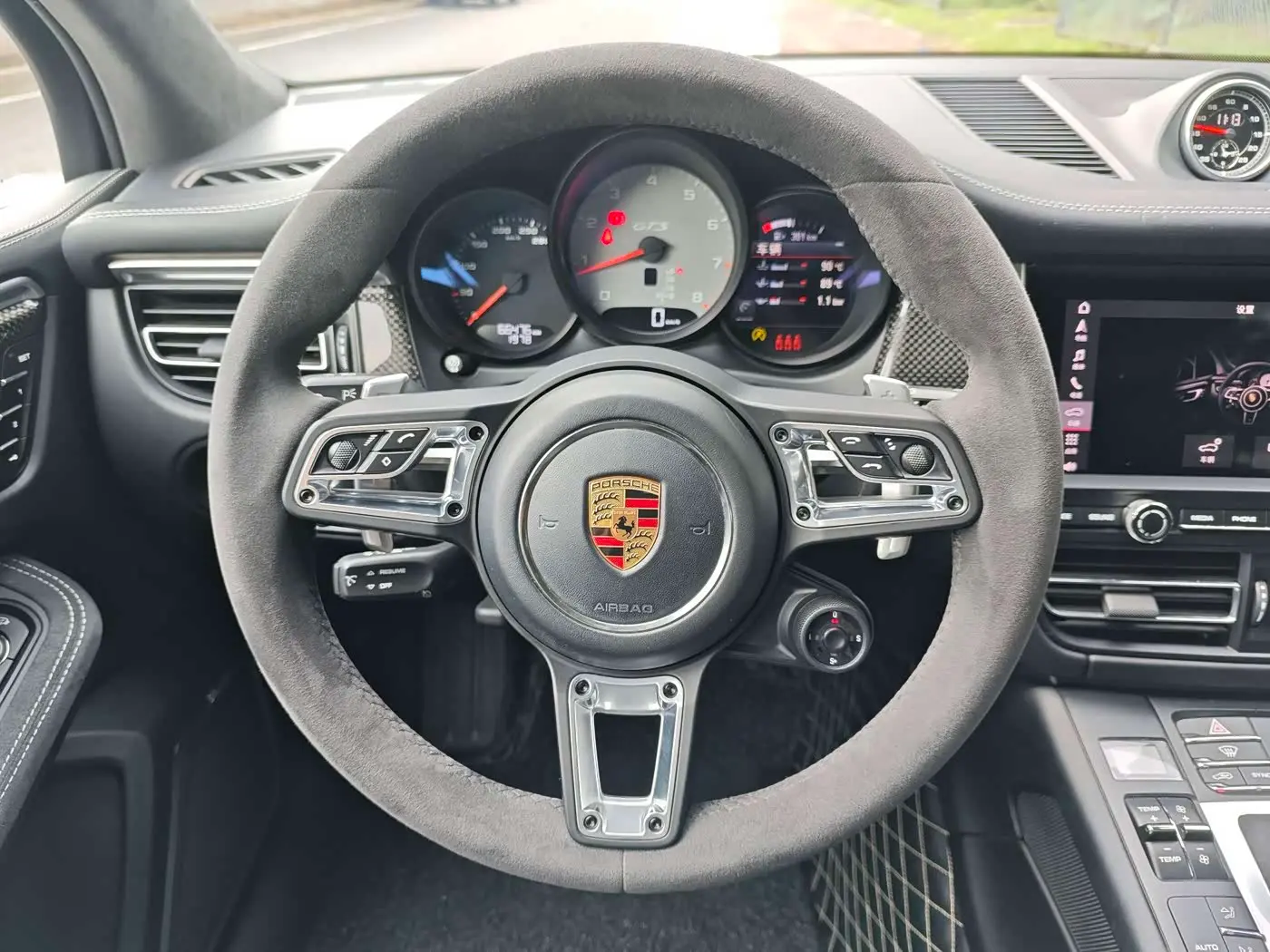 Porsche Macan 2020 — Photo 11/20