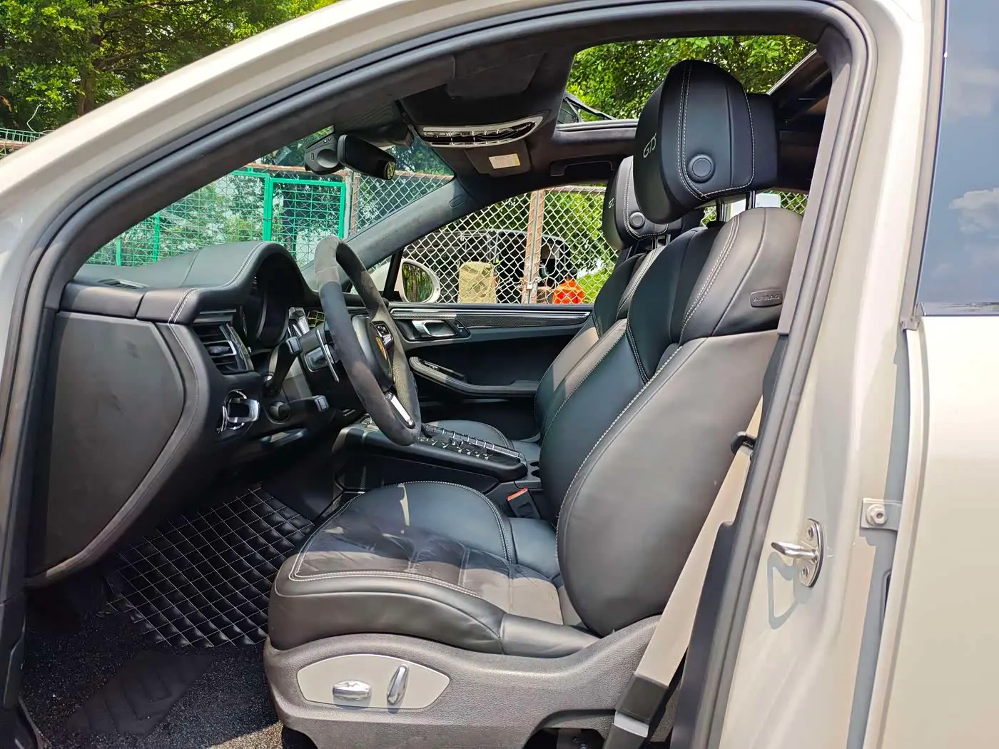 Porsche Macan 2020 — Photo 5/20