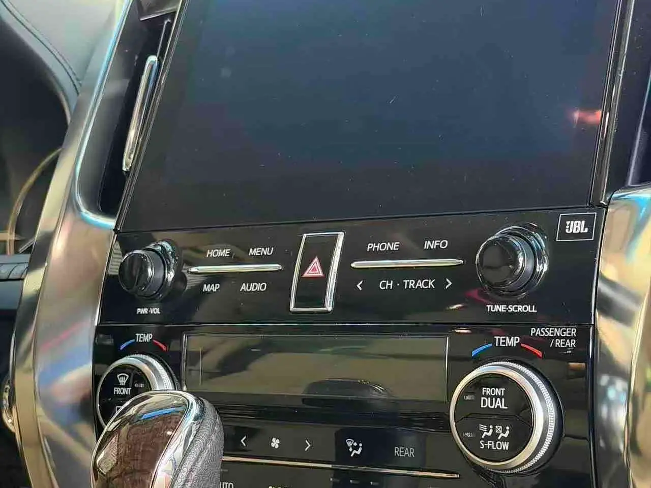 Toyota Vellfire 2021 — ფოტო 7/12