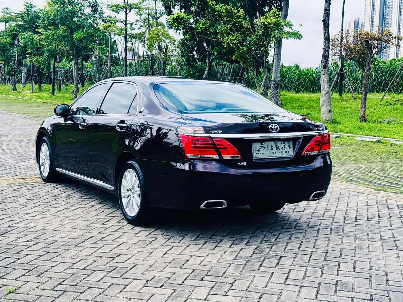 Toyota Crown 2012 — Photo 5/20