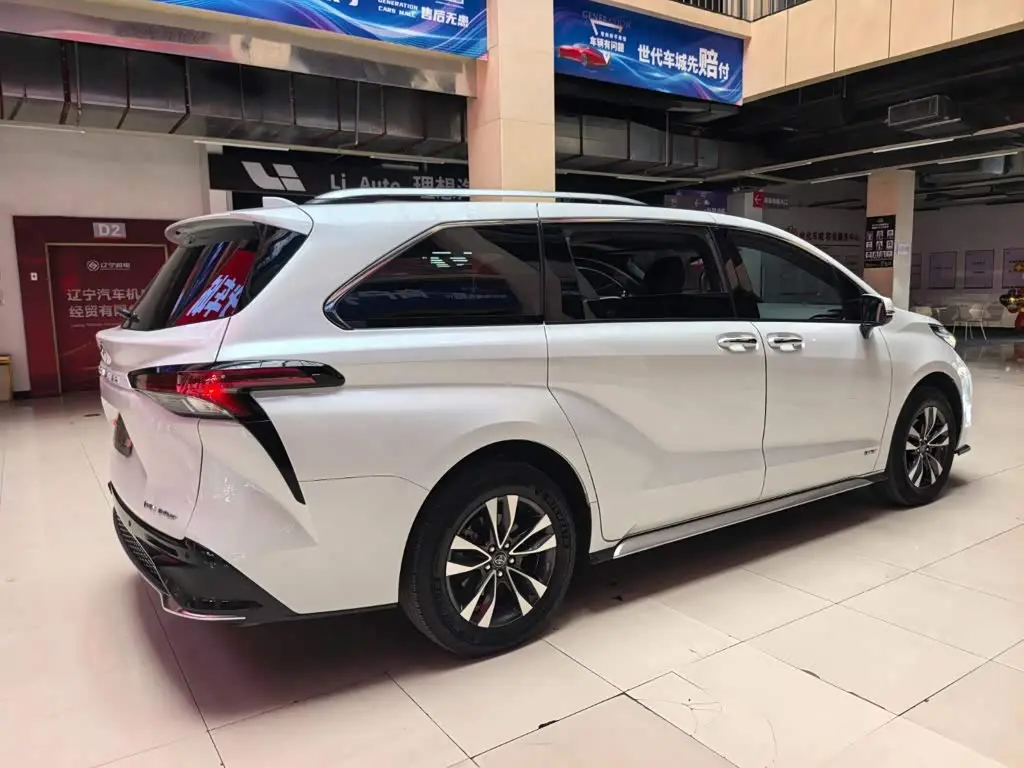 Toyota Granvia 2024 — Şəkil 3/20