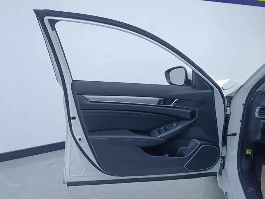Honda Accord 2022 — Фото 7/16