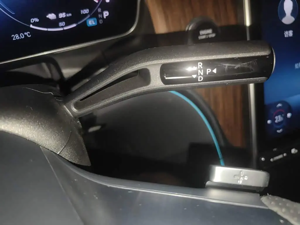 Mercedes-Benz GLC New Energy 2025 — Photo 11/20