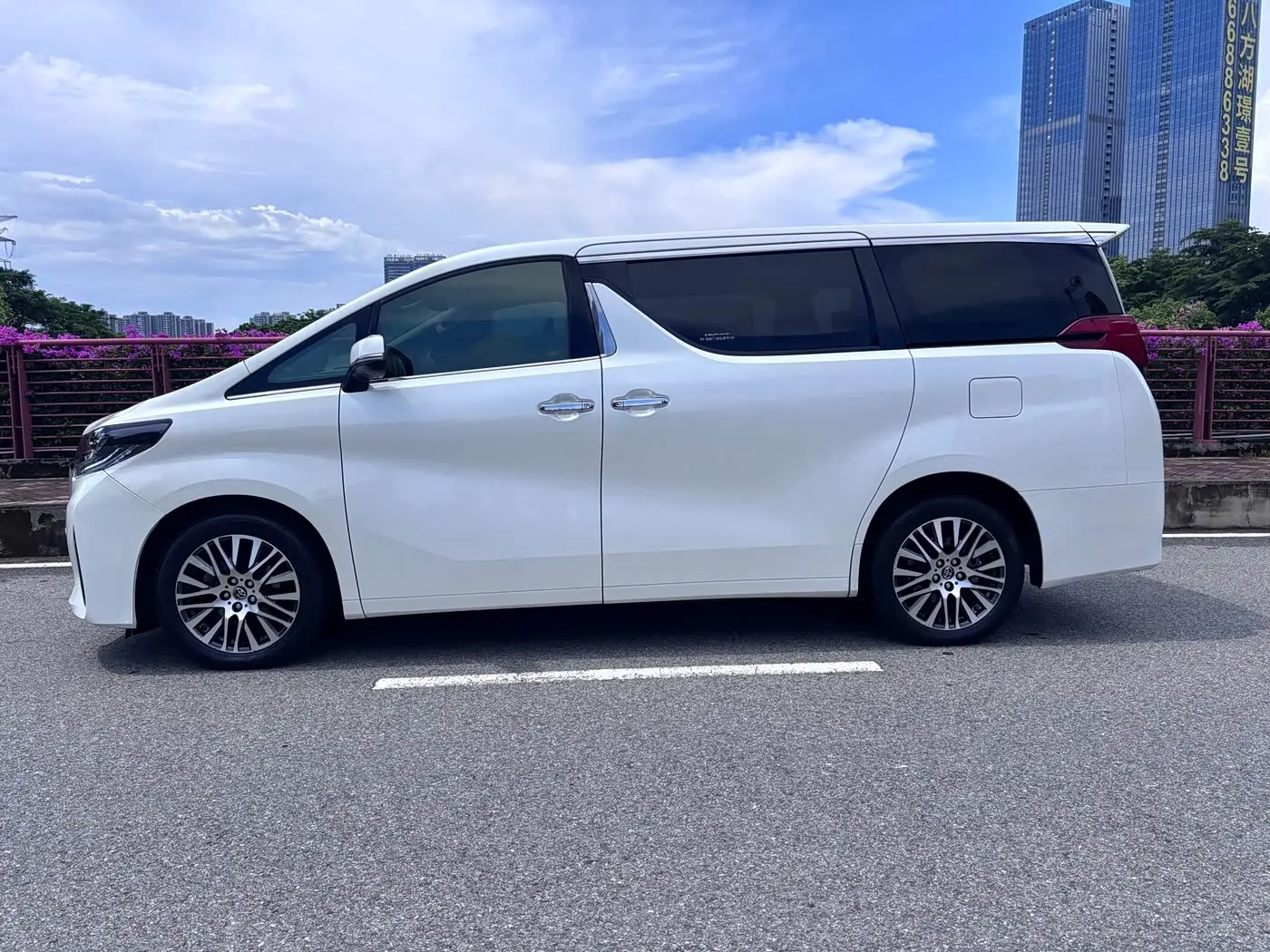 Toyota Alphard 2015 — Фото 4/16