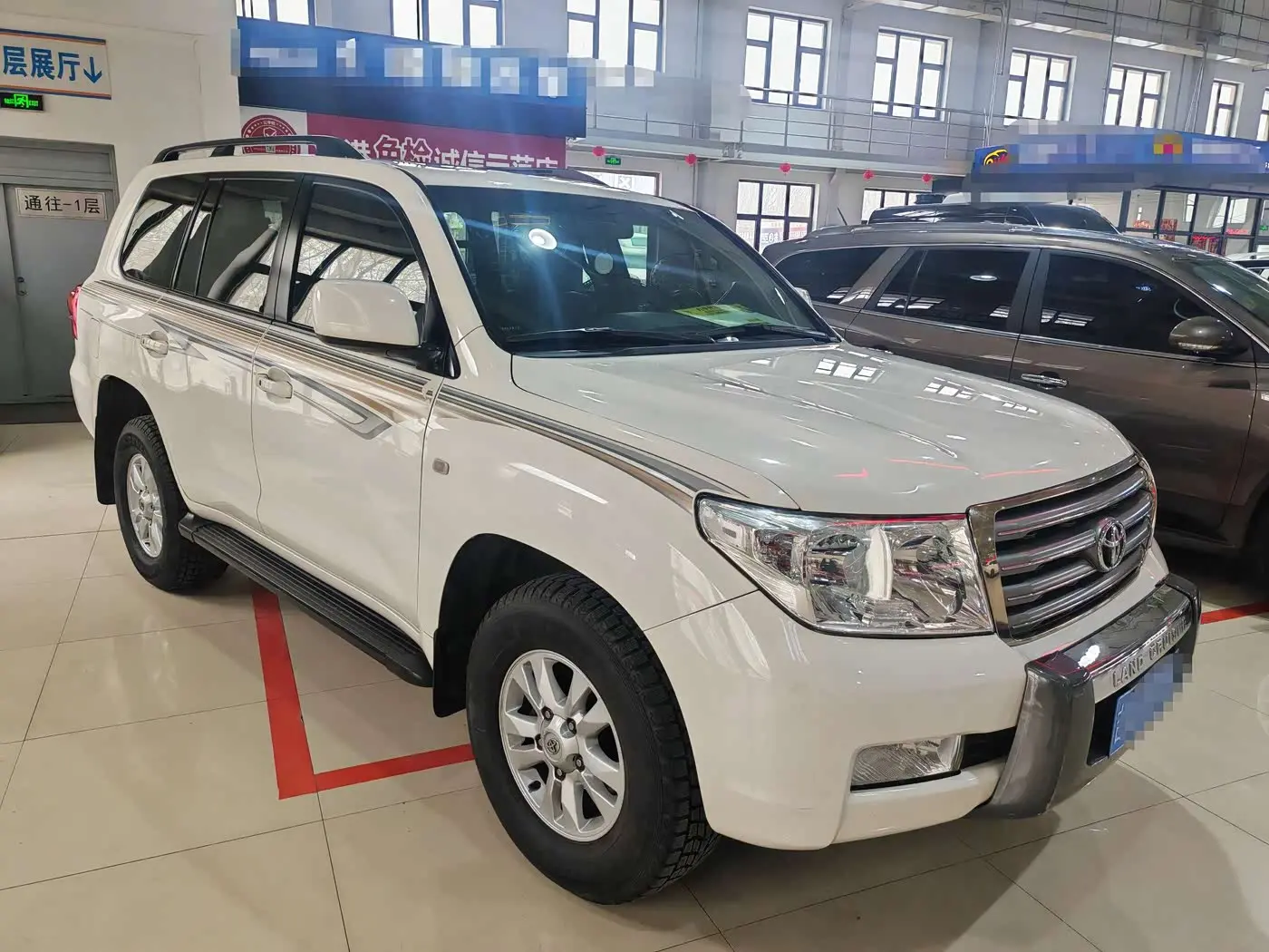 Toyota Land Cruiser 2010 — Фото 3/12