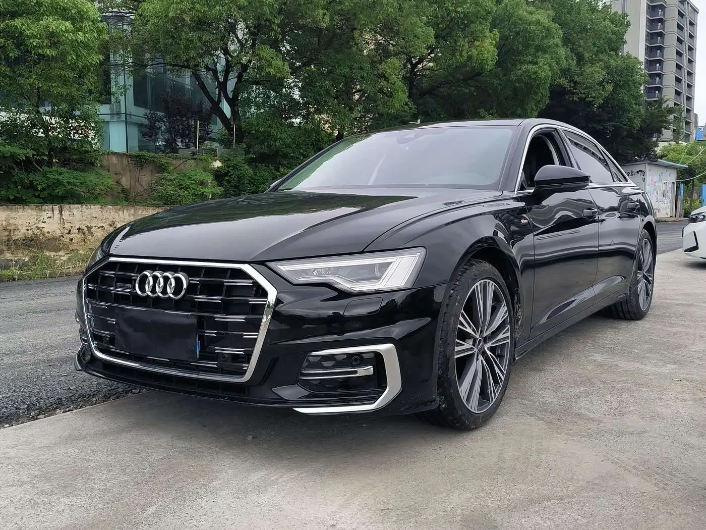 Audi A6L 2025 — Фото 2/9