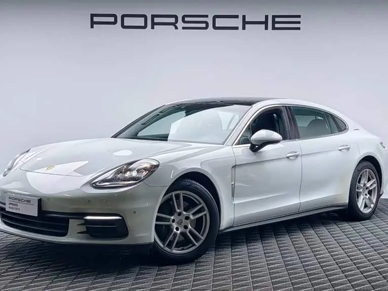Porsche Panamera 2017 — Photo 1/16