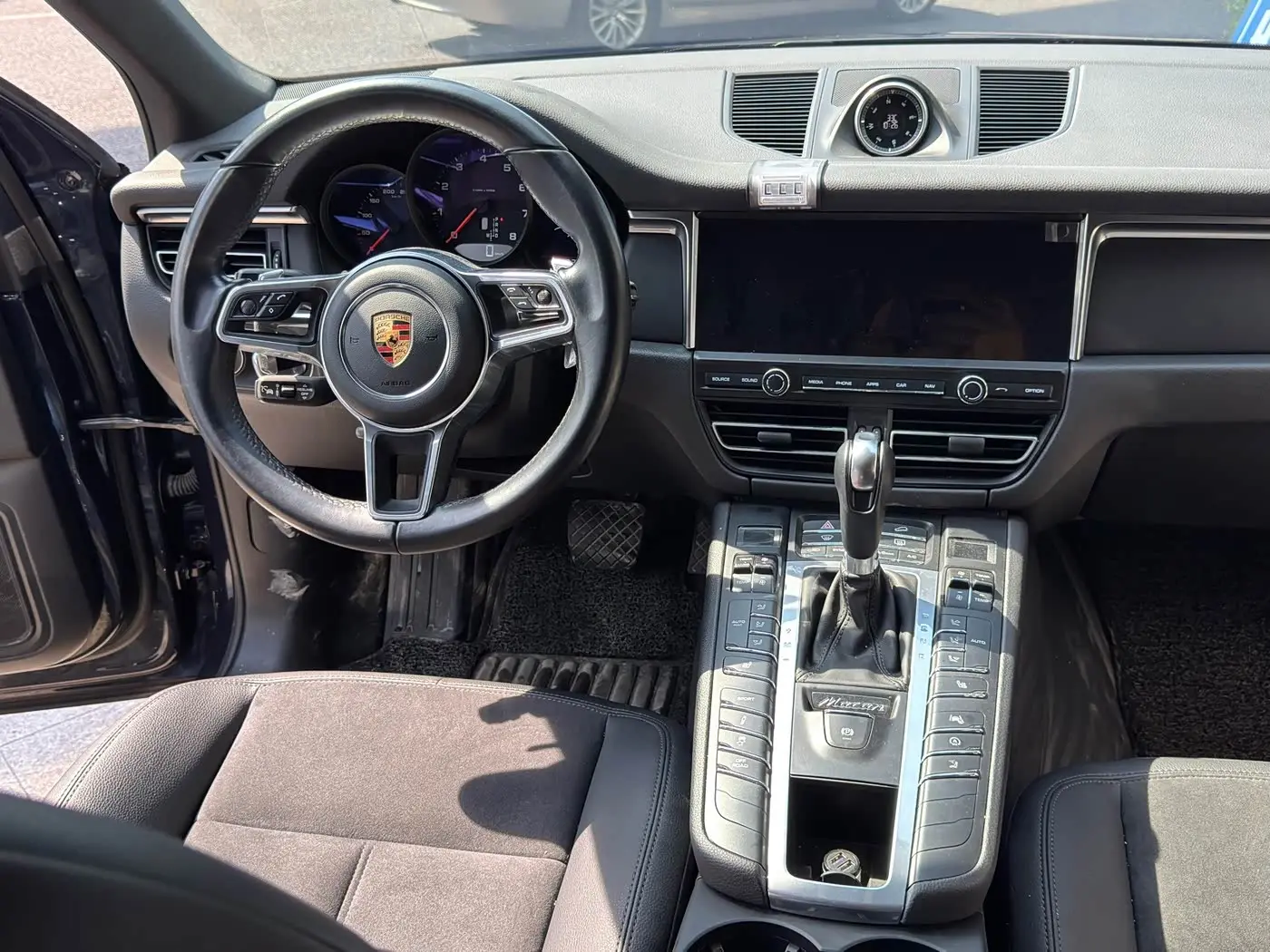 Porsche Macan 2019 — Photo 11/18