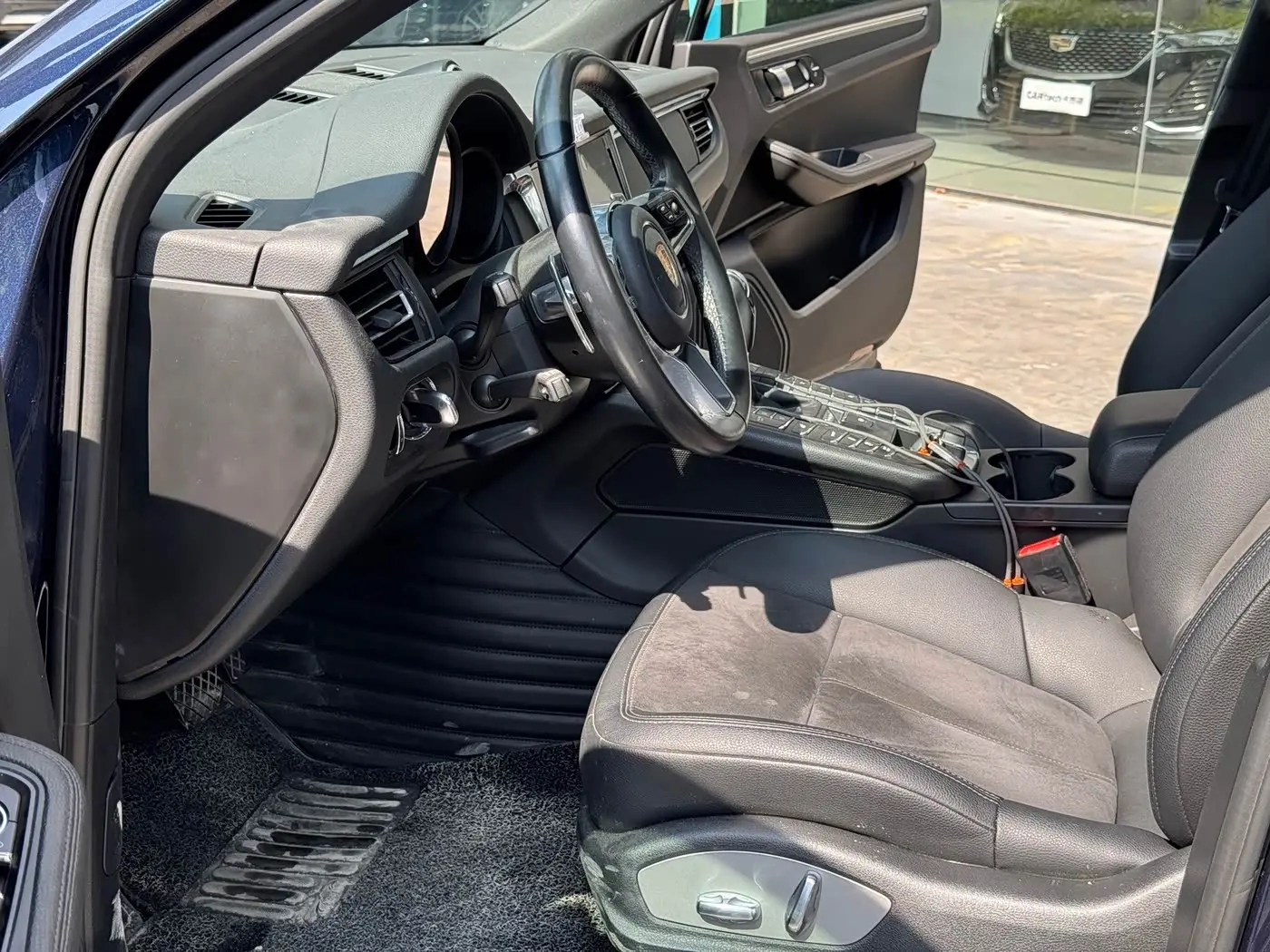 Porsche Macan 2019 — Photo 6/18