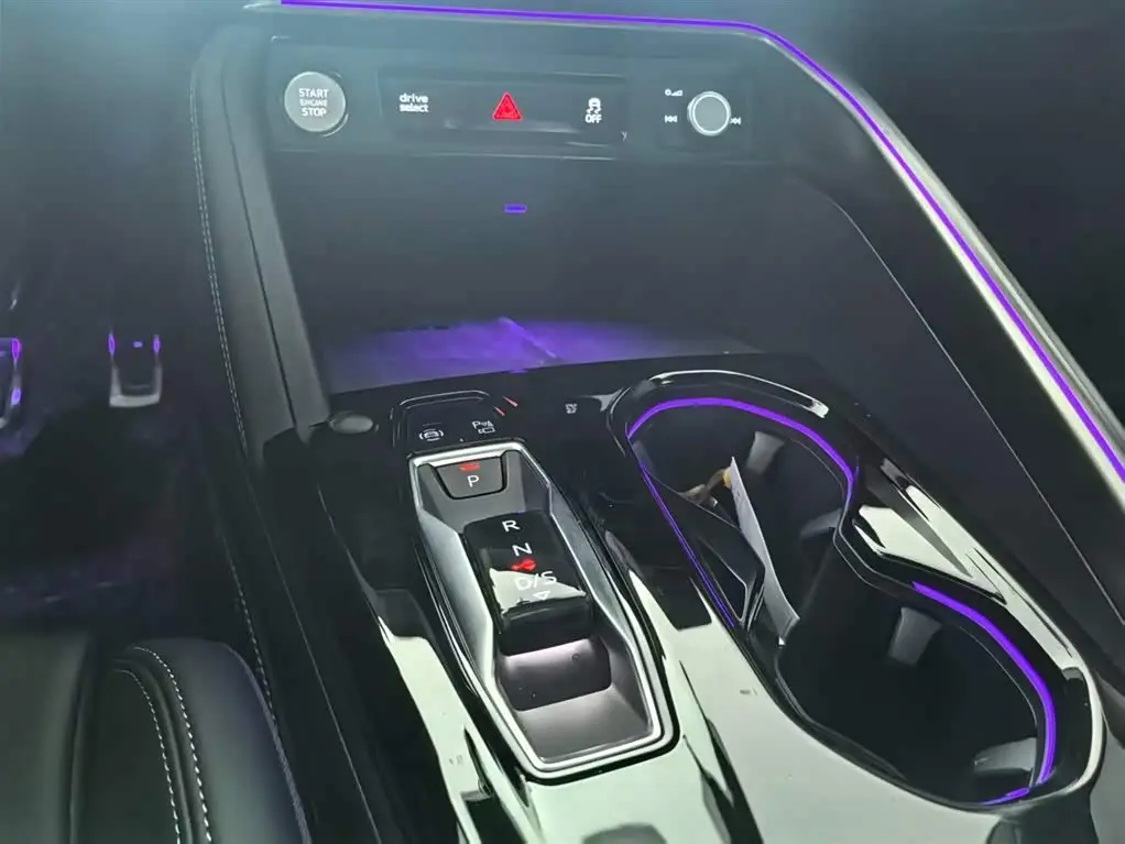 Audi Q5L 2026 — ფოტო 11/18