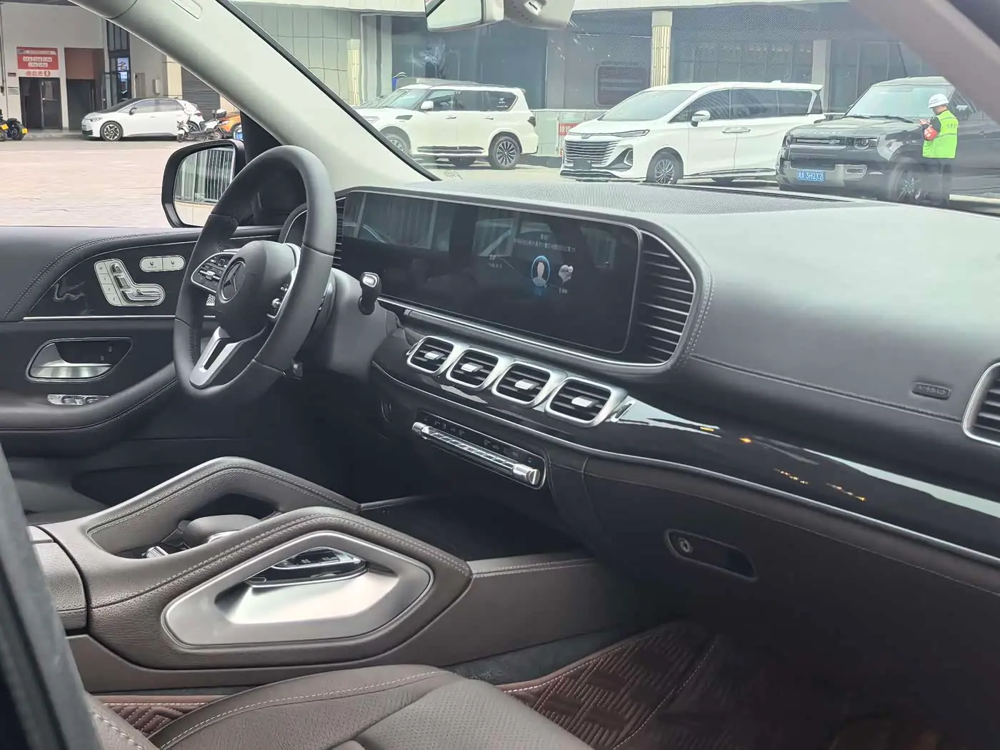 Mercedes-Benz GLS 2020 — Photo 11/20