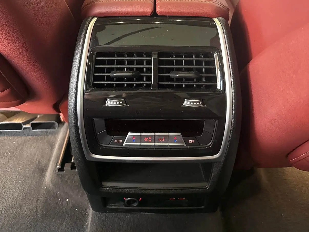 BMW X5 2024 — Photo 8/13