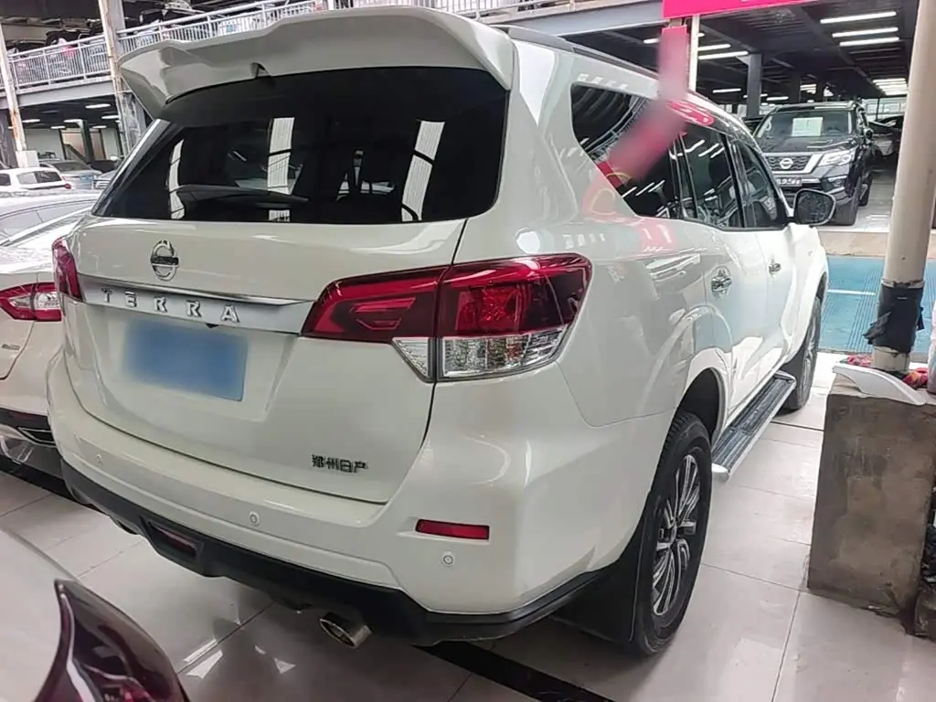 Nissan Terra 2022 — Photo 7/20
