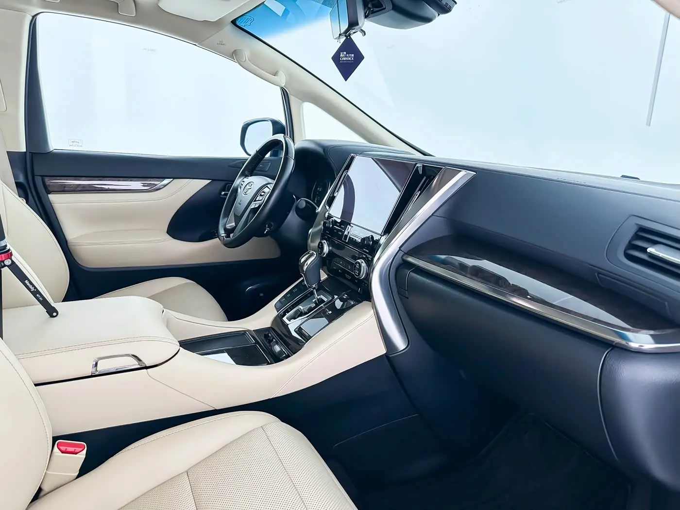 Toyota Vellfire 2020 — Фото 14/15