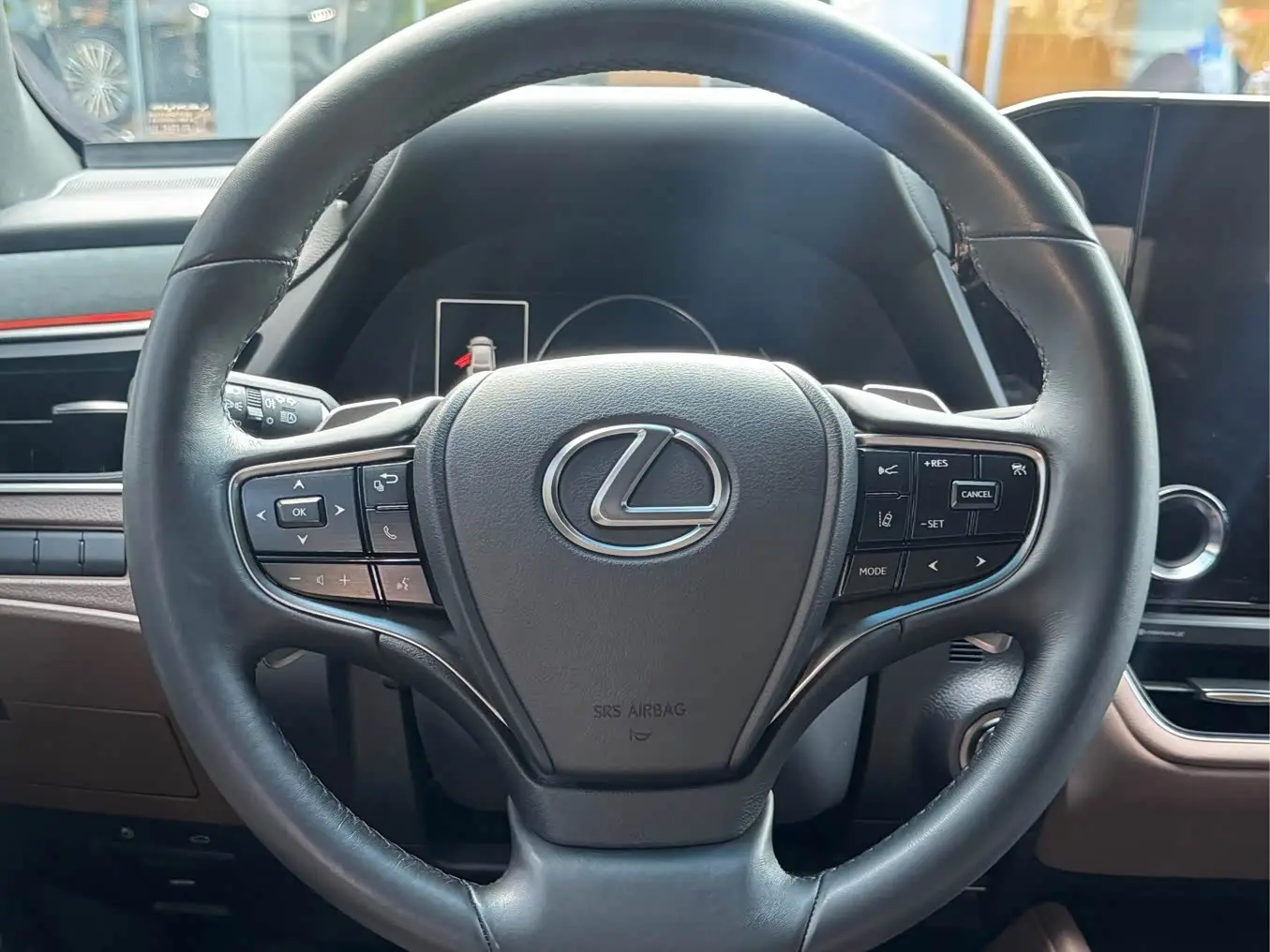 Lexus ES 2025 — Photo 13/13