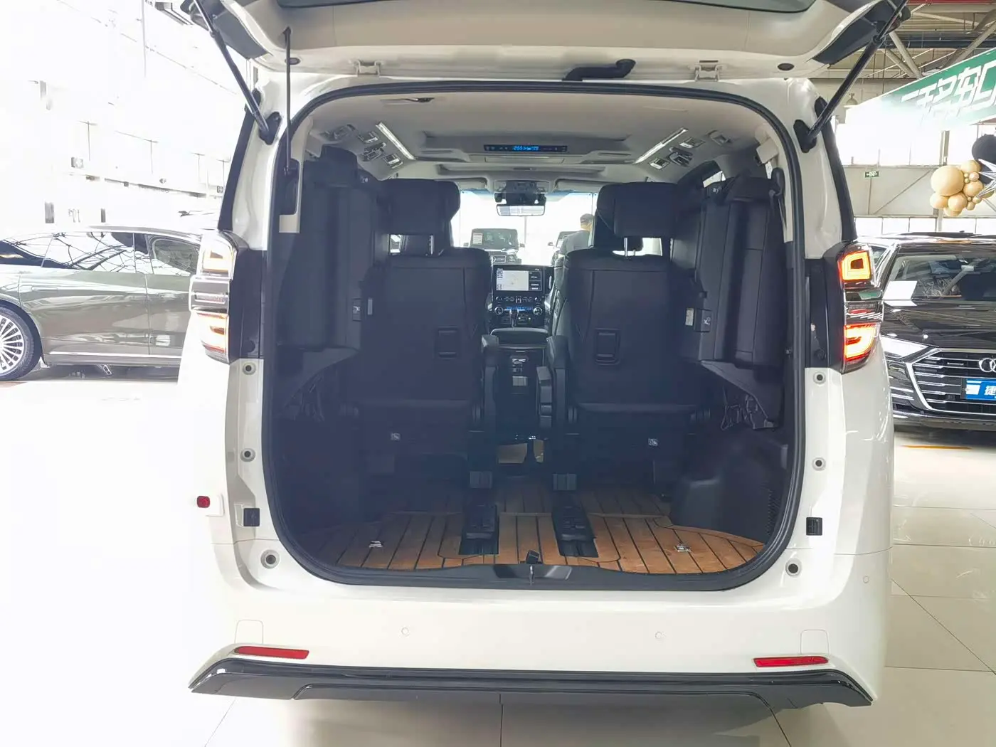 Toyota Vellfire 2021 — Şəkil 14/20