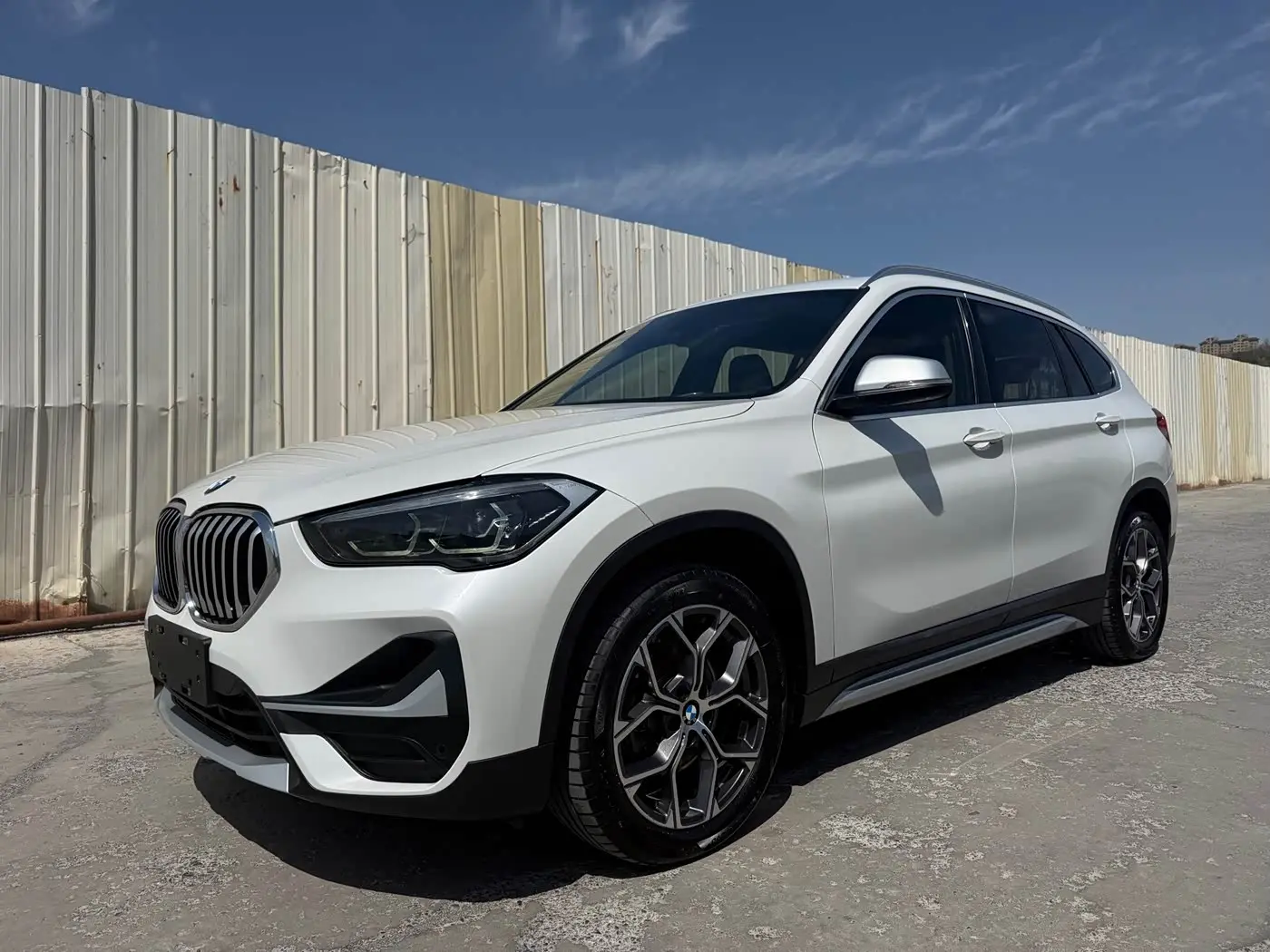 BMW X1 2021 — Фото 1/9
