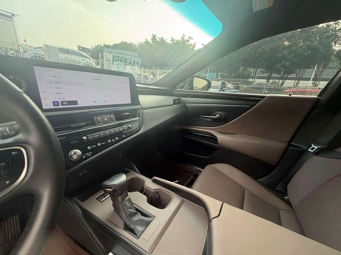 Lexus ES 2024 — Şəkil 13/20