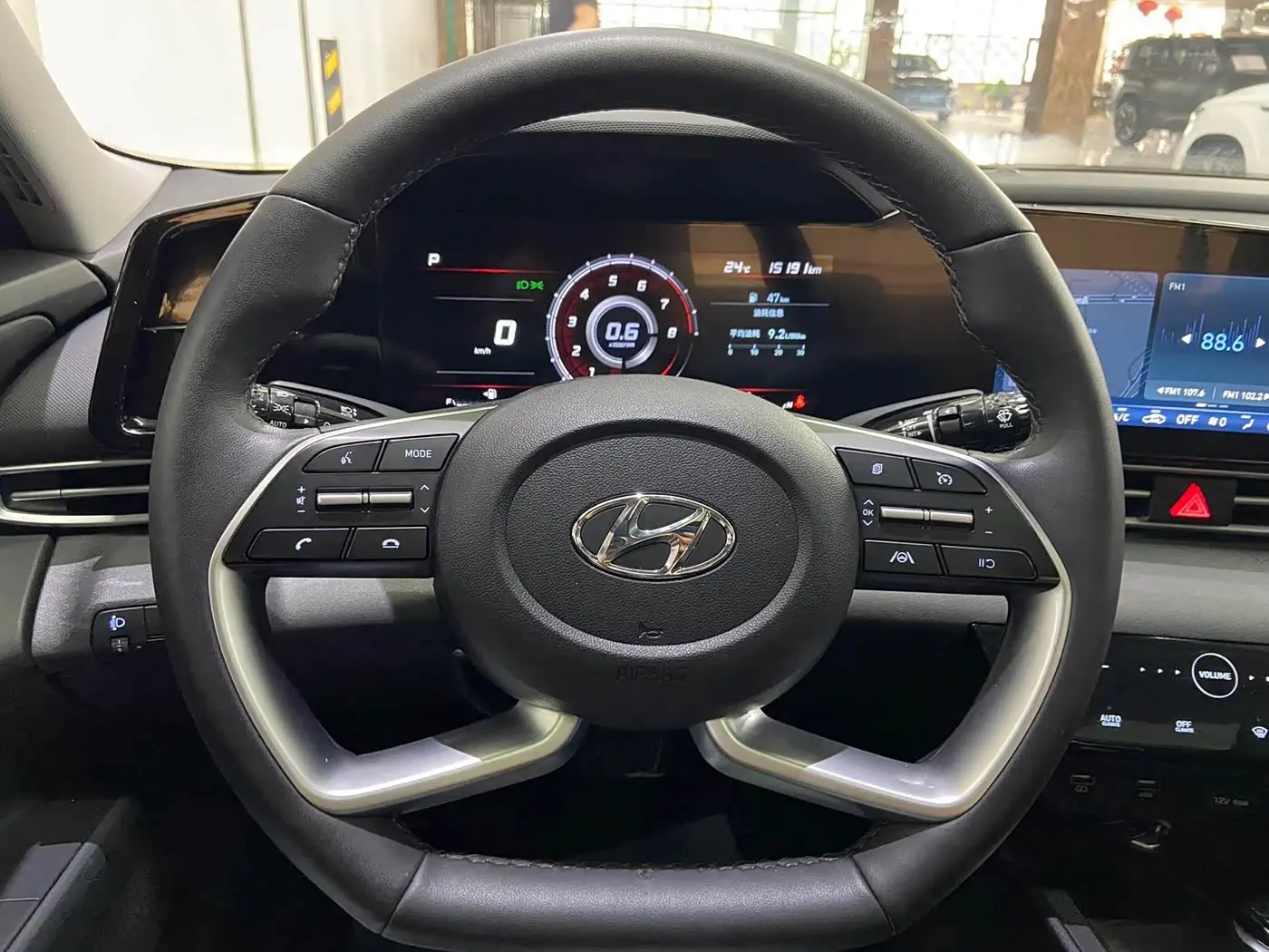 Hyundai Elantra 2023 — Photo 20/20