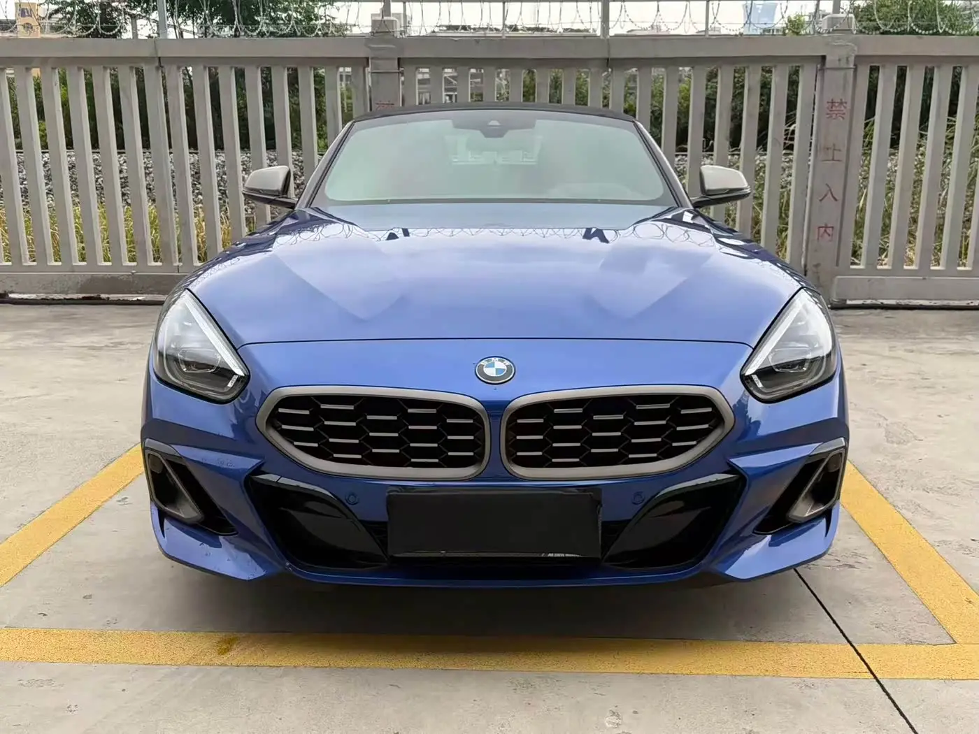 BMW Z4 M40i 2024 — Photo 2/13