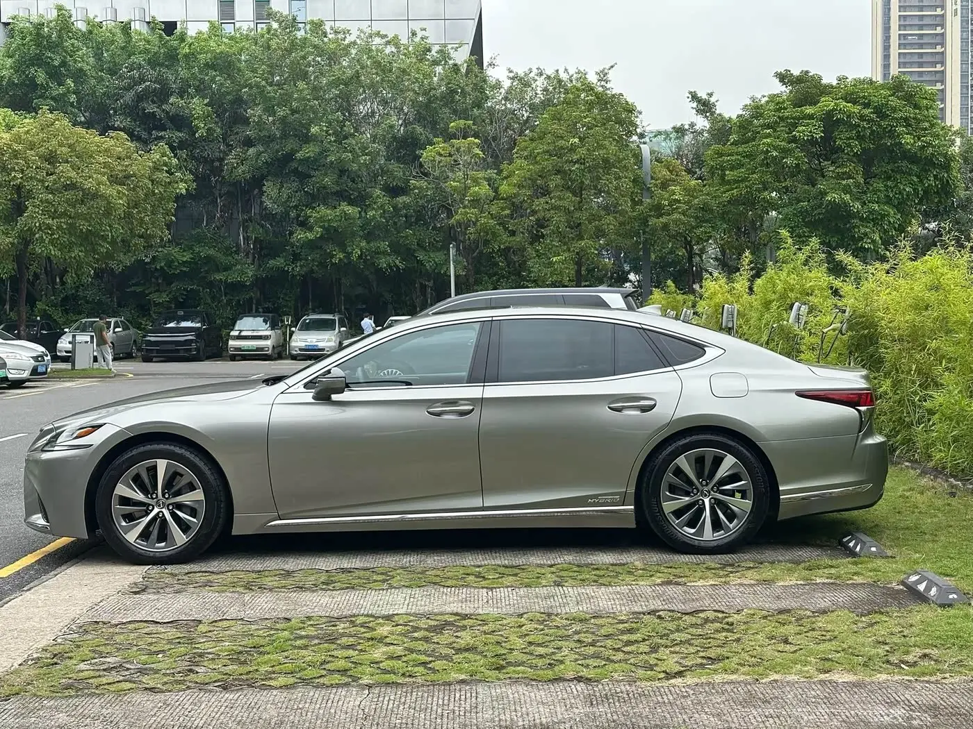 Lexus LS 2018 — Şəkil 3/9