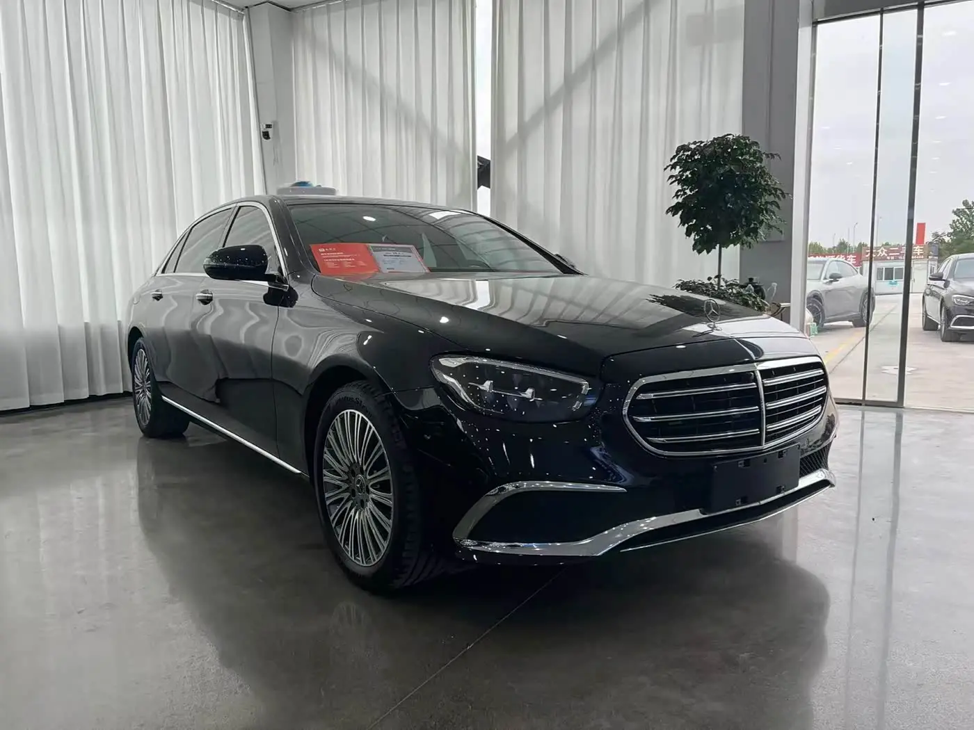 Mercedes-Benz E-Class 2022 — Фото 1/11