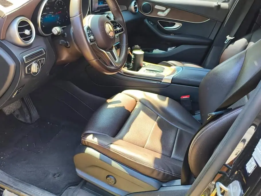 Mercedes-Benz GLC 2023 — Photo 9/16