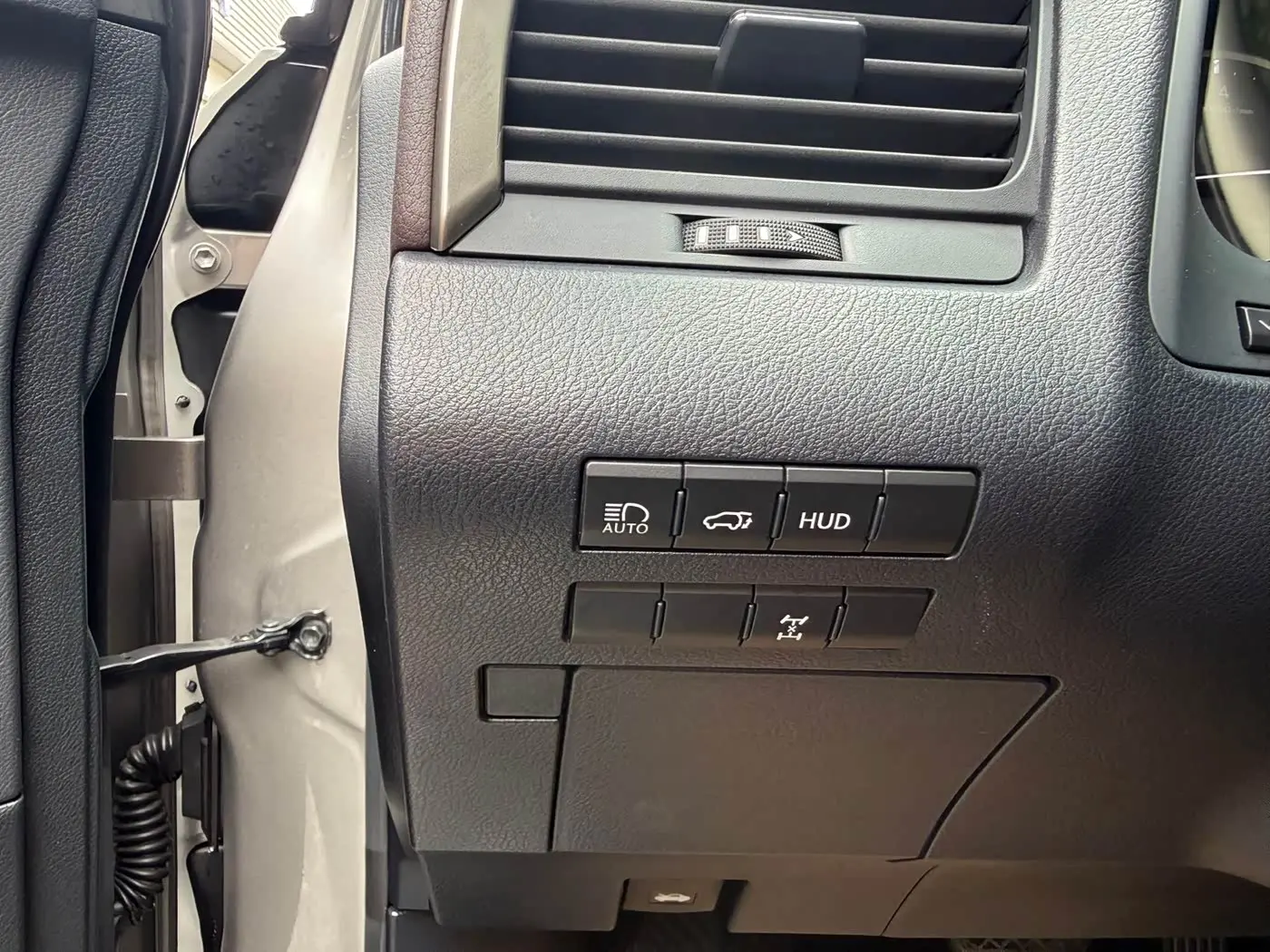 Lexus RX 2021 — ფოტო 19/20