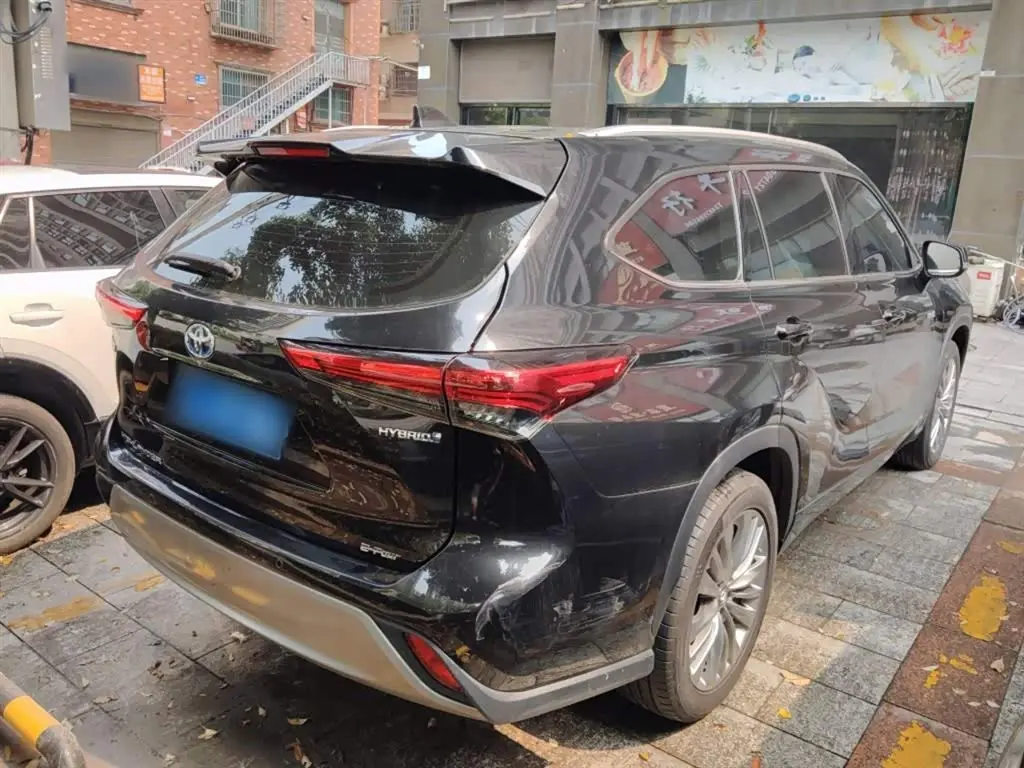 Toyota Highlander 2023 — Şəkil 6/20