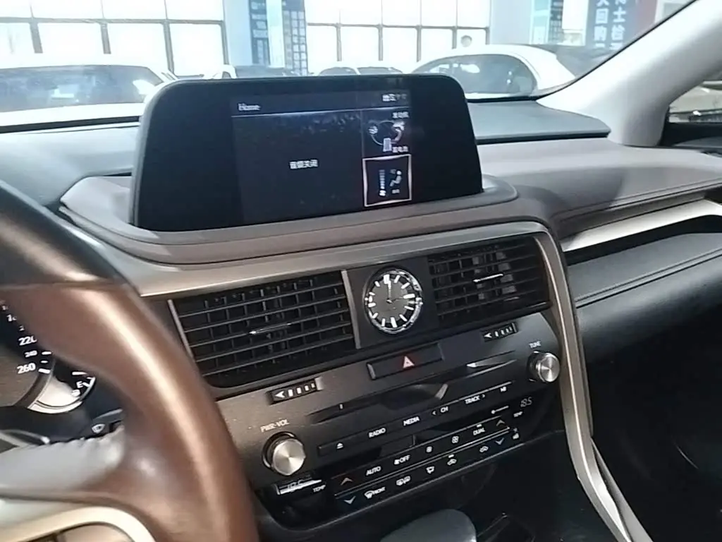 Lexus RX 2022 — Photo 13/20