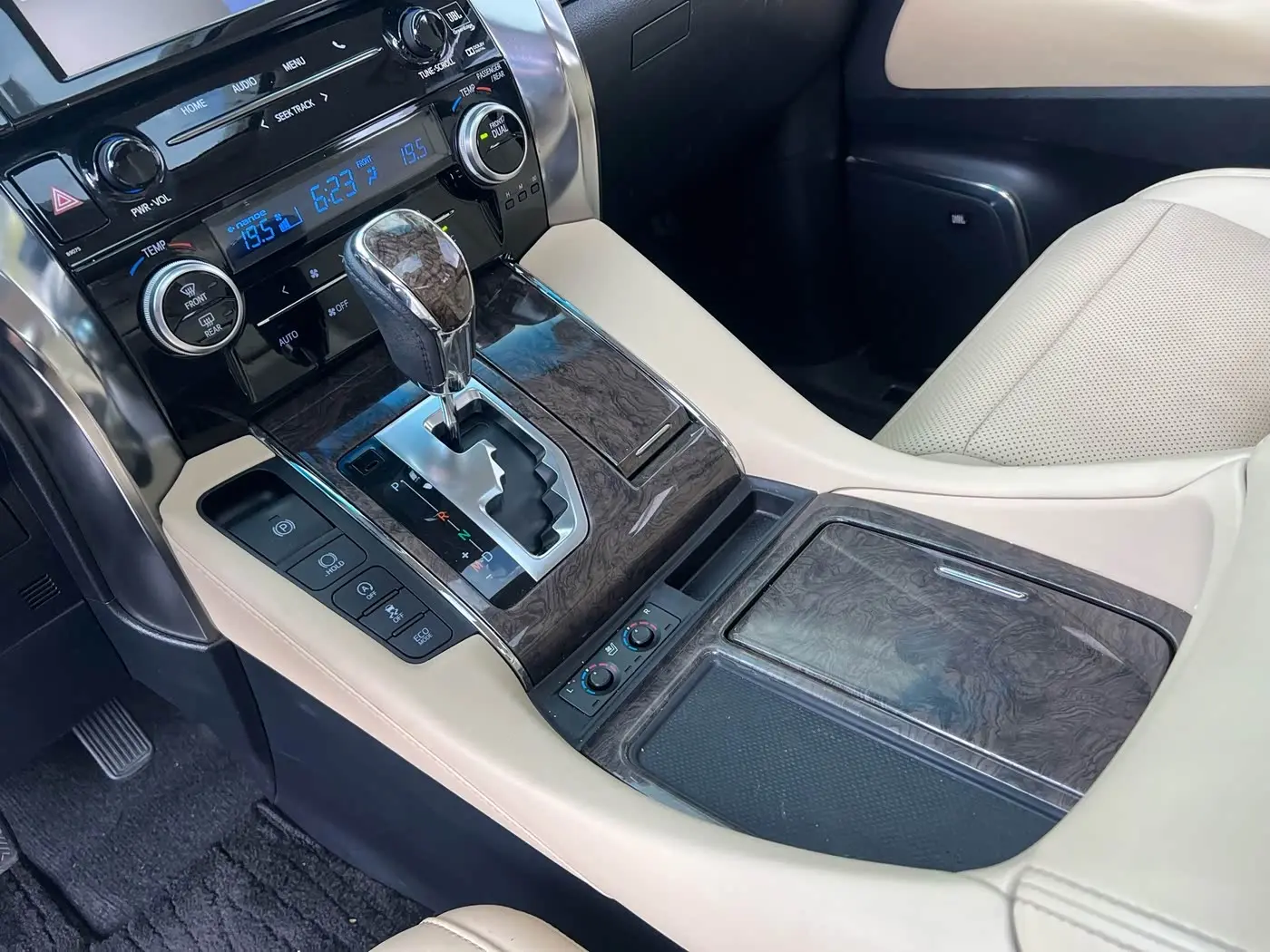 Toyota Alphard 2019 — Фото 8/9