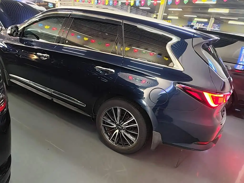 Infiniti QX60 2019 — Photo 5/20