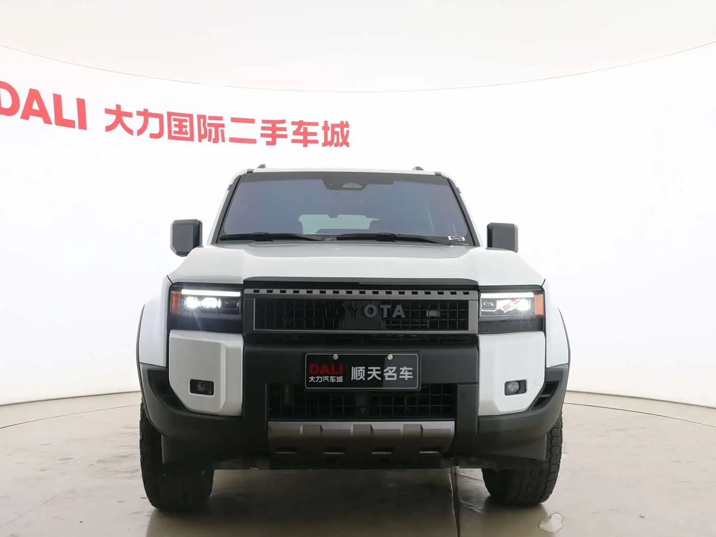 Toyota Prado 2024 — Photo 2/16
