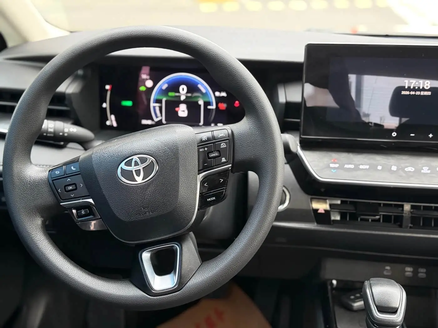 Toyota Camry 2024 — Photo 11/15